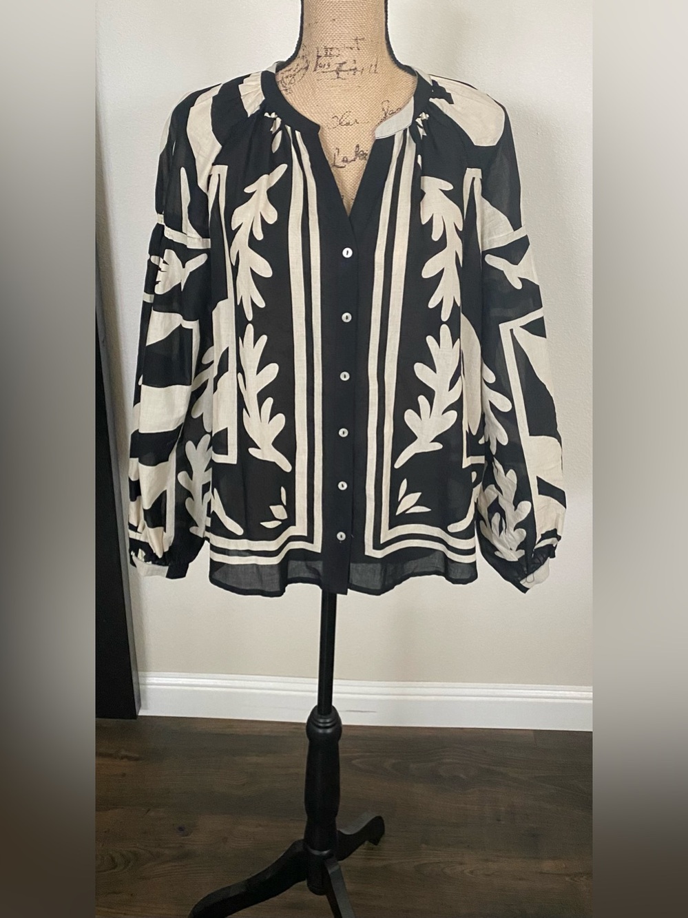 NWOT. DR2 Cotton Black & Cream Patterned Button-Up Blouse, Sz L
